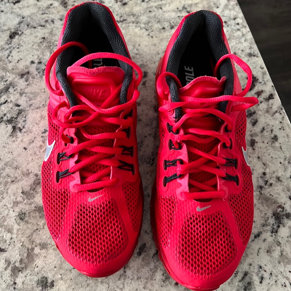 Red Nike Air Max